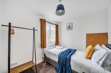 1353741-7-68cc2c5...