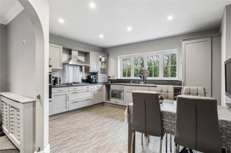 Kitchen/Breakfast