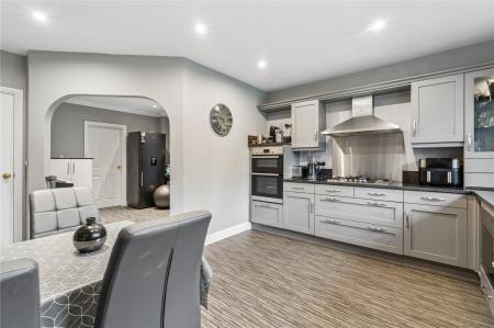Kitchen/Breakfast