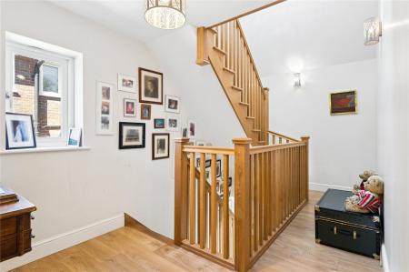 Landing To 2nd Floor