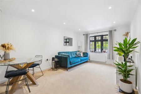 Sitting/Dining Room