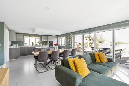 Kitchen/Diner/Family