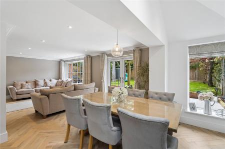 Sitting/Dining Area