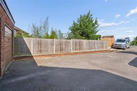 Garage/Parking