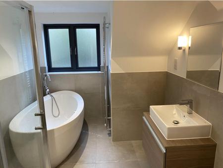 Main En-Suite