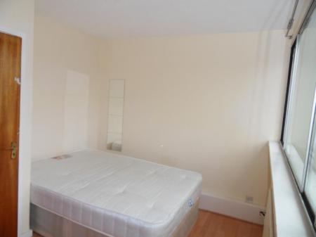 3b Martindale Road bed2 .JPG