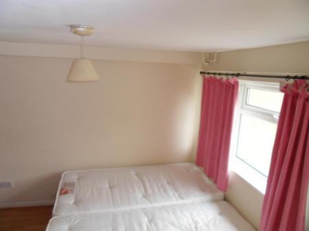 3b Martindale Road bed1.JPG