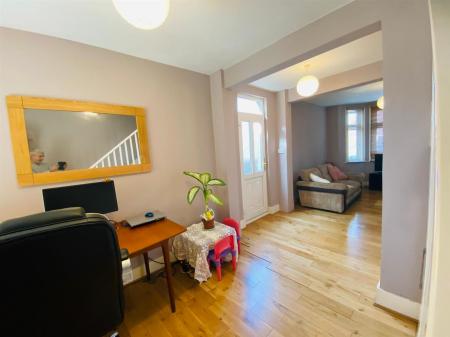 Through Lounge/Diner