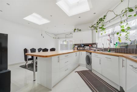 Re-Fitted Modern Kitchen