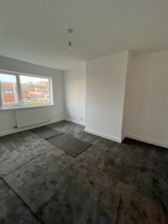 7 Rhodfa thumbnail_IMG_9195.jpg