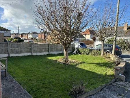 Debbie L att.zuY-bbKuf5B8FtnRcTlgZJ_aeRkGevypC5ee7