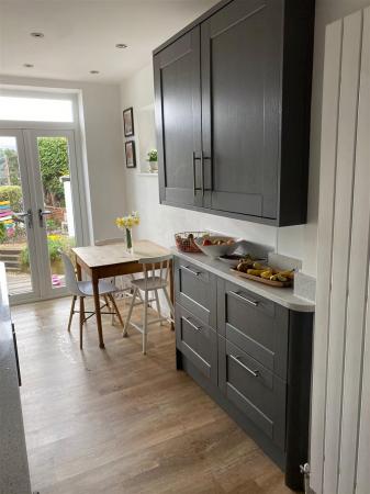 3 Brookland Terrace - dining area.jpg