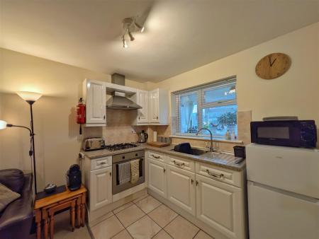 ANNEXE KITCHEN