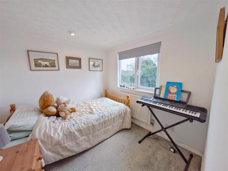 BEDROOM 2