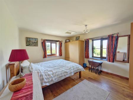 BEDROOM 2