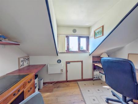 BEDROOM 5