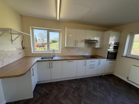 Kitchen breakfast room
