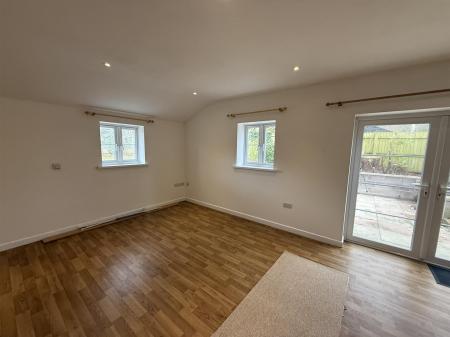 Living / kitchen / dining room