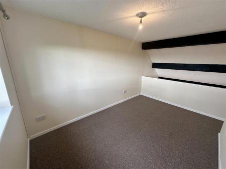 Gallery Bedroom 4 of 4