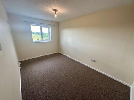 Gallery Bedroom 1 of 4