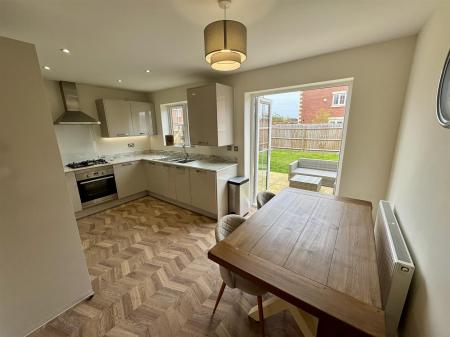 Kitchen / Diner (2/4)