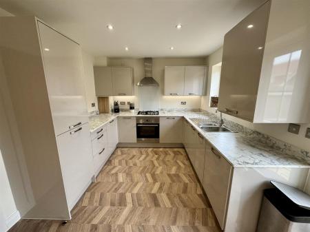 Kitchen / Diner (4/4)