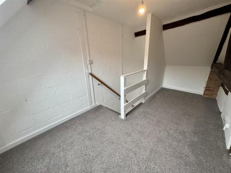 Bedroom (3/3)