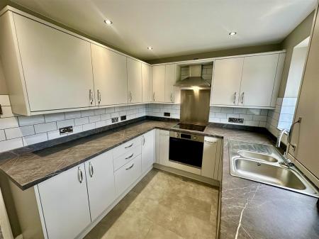 Kitchen (3/3)