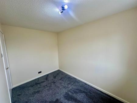 Bedroom 2 (4/4)