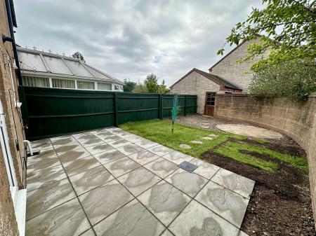 Rear Garden (1/2)