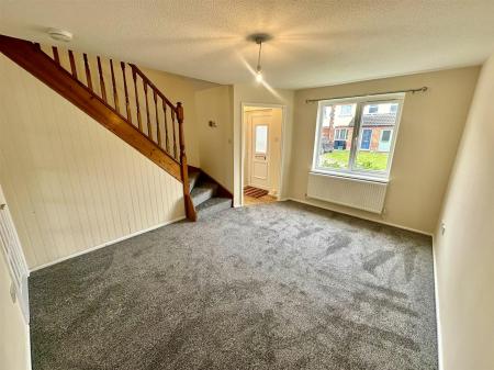 Living Room (2/3)