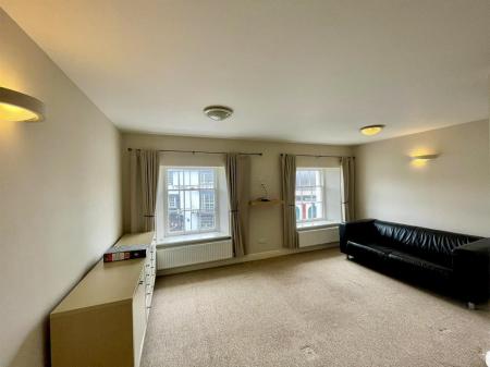 Living Room (1/2)