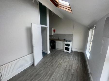 Kitchen / Living Room