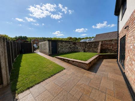 Rear Garden (2/3)