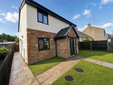 Front Garden (1/2)