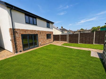Rear Garden (3/3)