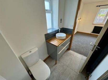 En-Suite (2/2)