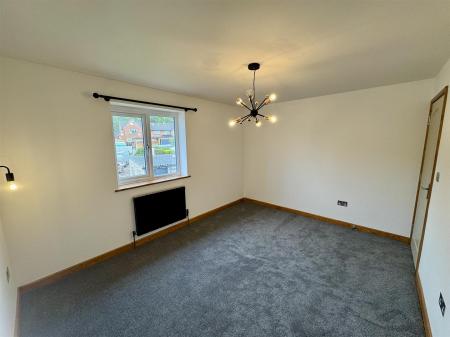Bedroom 1 (2/2)