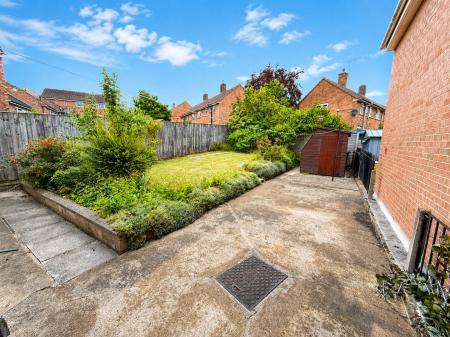Rear Garden (2/2)