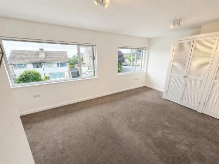 Bedroom 1 (3/3)