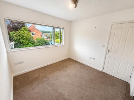 Bedroom 2 (2/2)