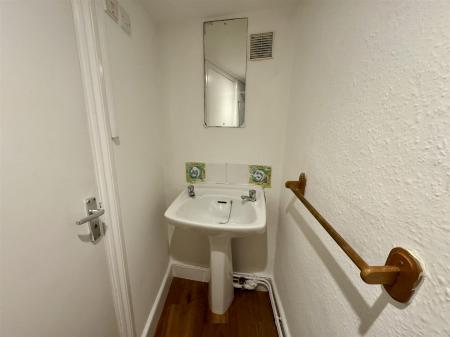 Shower Room (2/2)
