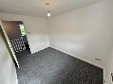 Bedroom 1 (2/2)