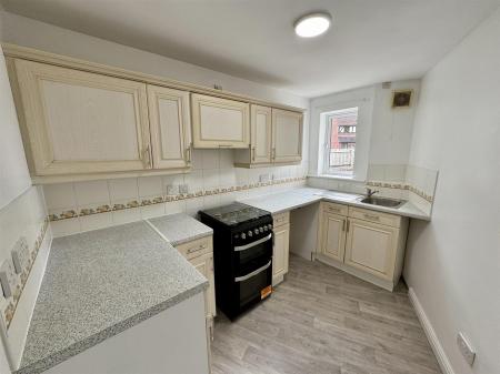 Kitchen (1/2)