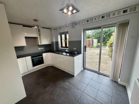Kitchen Diner (1/2)