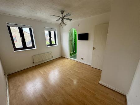 Bedroom 1 (1/2)