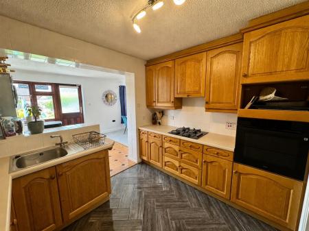 Kitchen (2/2)