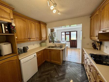 Kitchen (1/2)