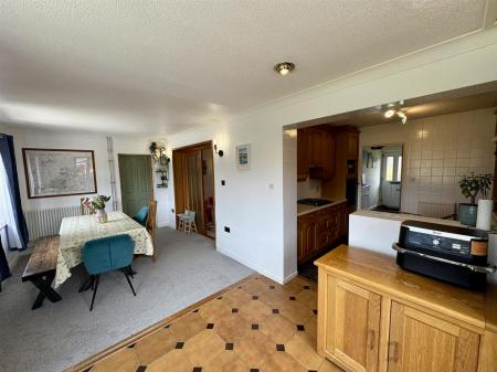 Dining Room (1/4)