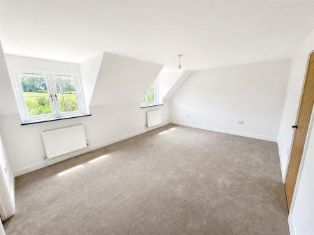 Bedroom 1 (2/2)
